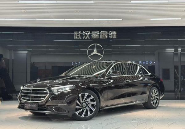 搭档网 45万入手准新奔驰E300L，豪华车况却藏惊喜？值不值？